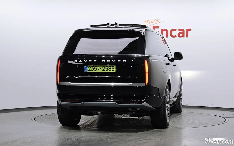 Land Rover Range Rover P550E AB 2025 — thumbnail 4