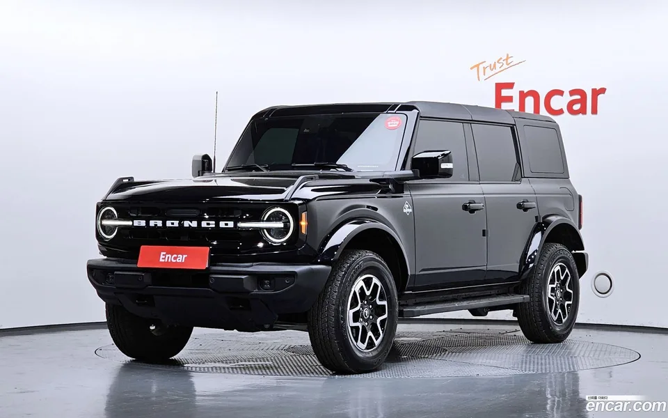Ford Bronco 2.3 2024 — photo 1, buy with delivery to Moscow