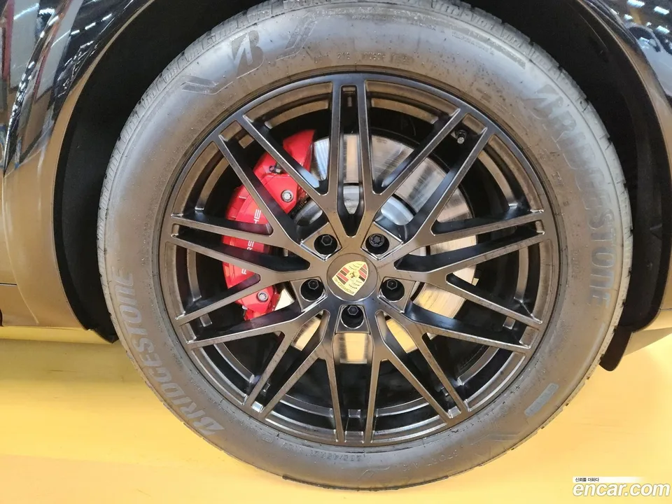 Porsche Cayenne 3.0 S E- 2025 — thumbnail 4