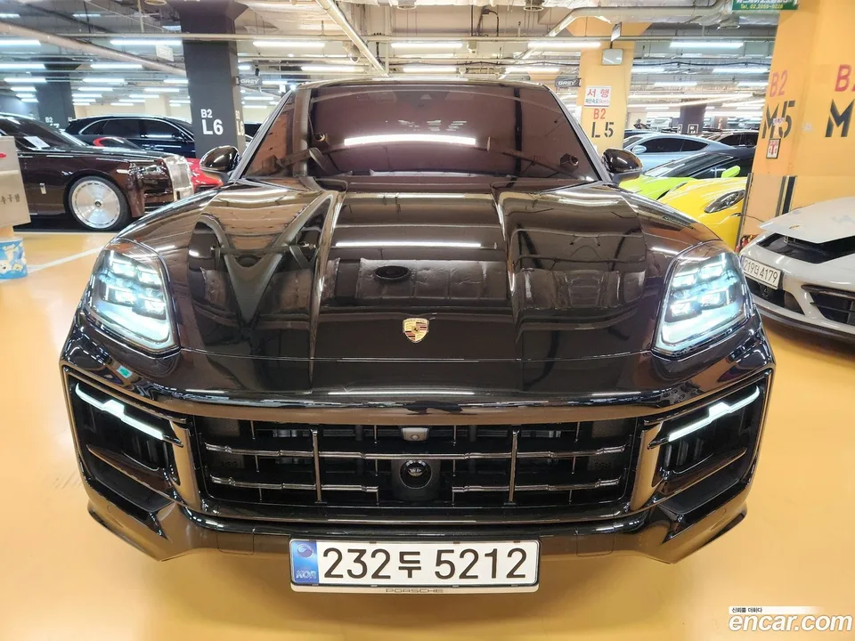 Porsche Cayenne 3.0 S E- 2025 — photo 1, buy with delivery to Moscow