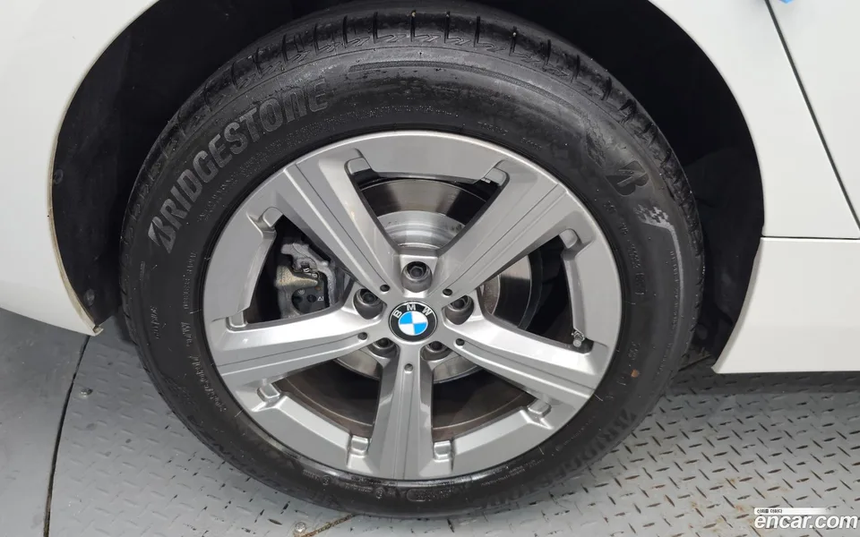 BMW 2 Series Active Tourer 220i 2025 — thumbnail 2