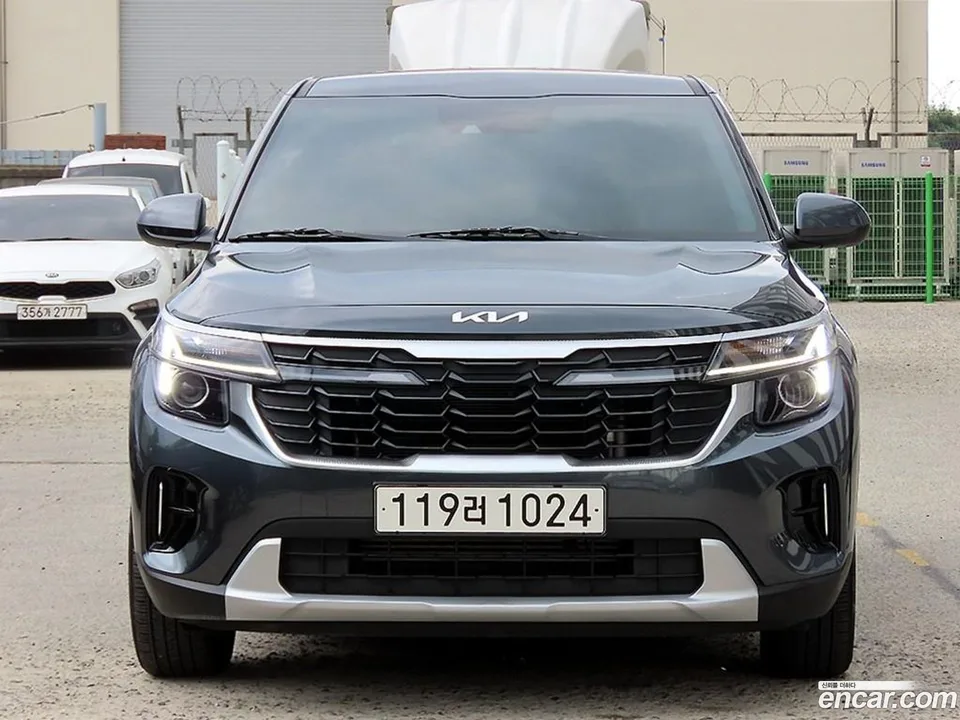 Kia Seltos 1.6 2WD 2024 — photo 1, buy with delivery to Moscow