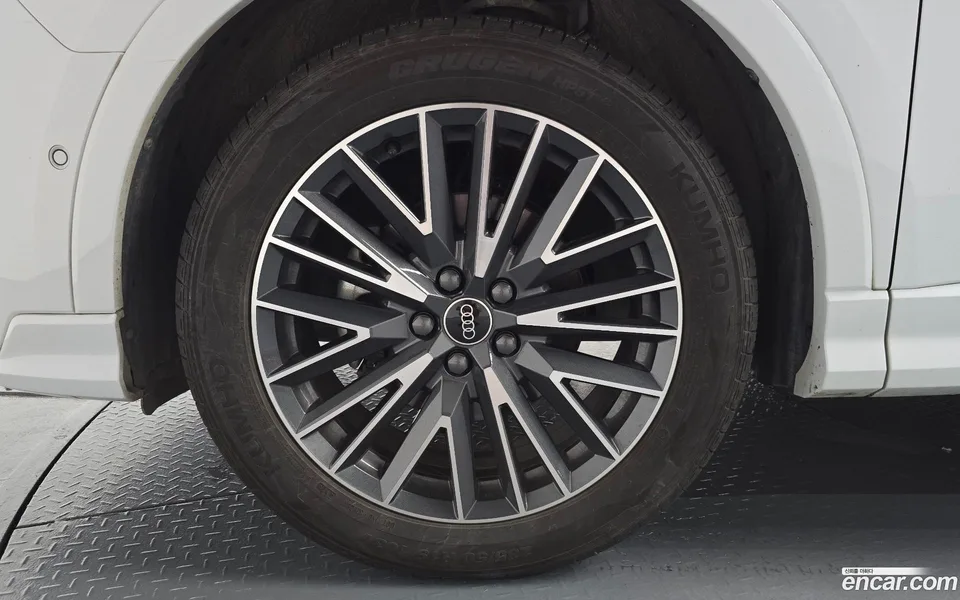 Audi Q3 35 TDI 2023 — thumbnail 2
