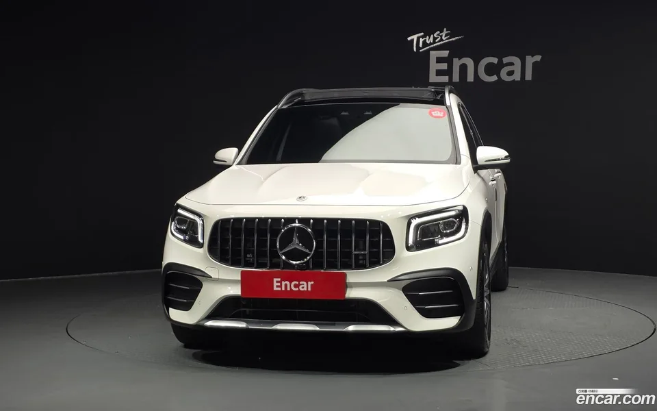 Mercedes-Benz GLB-Class AMG GLB35 4MATIC 2023 — thumbnail 3
