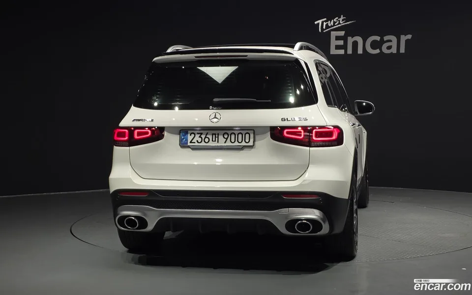Mercedes-Benz GLB-Class AMG GLB35 4MATIC 2023 — thumbnail 4