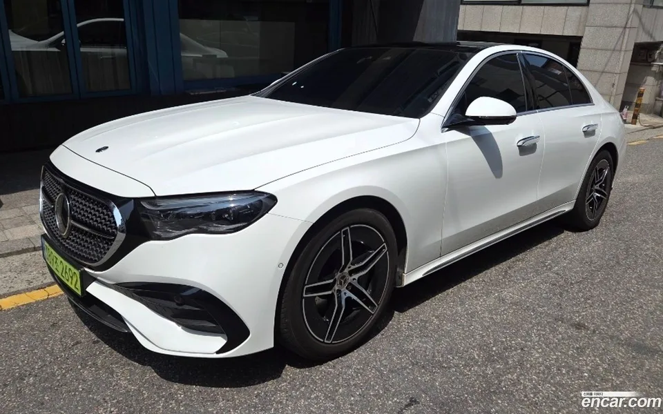 Mercedes-Benz E-Class E300 4MATIC AMG Line 2024 — photo 1, buy with delivery to Moscow