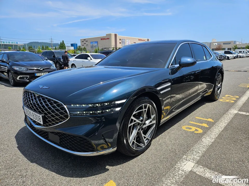 Genesis G90 3.5 AWD 2023 — photo 1, buy with delivery to Moscow