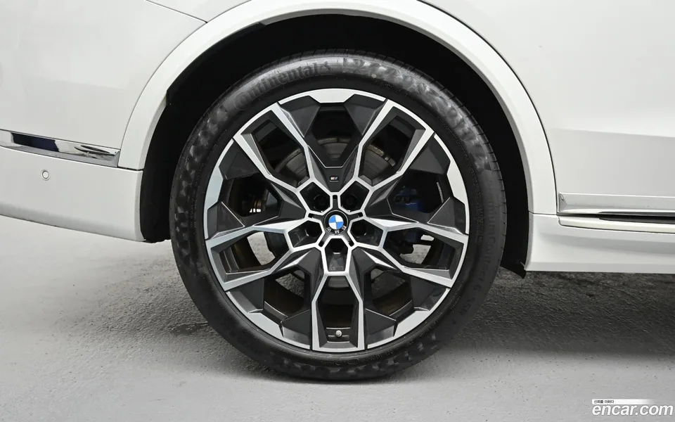 BMW X7 xDrive 40i M 6 2025 — thumbnail 2