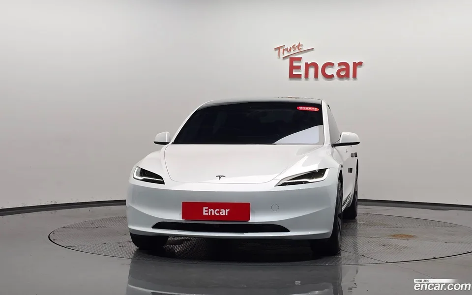 Tesla Model 3 RWD 2026 — thumbnail 3