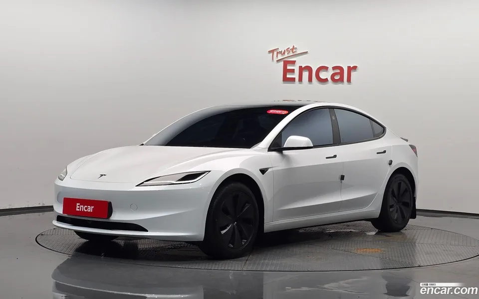 Tesla Model 3 RWD 2026 — photo 1, buy with delivery to Moscow