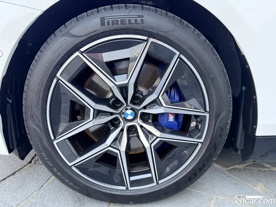 BMW i5 eDrive 40 M 2025 — thumbnail 2