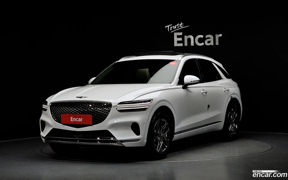 Genesis GV70 2.5T AWD 2023 — photo 1, buy with delivery to Moscow
