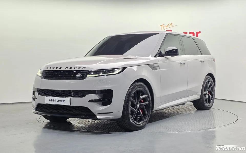 Land Rover Range Rover Sport P550E HSE 2025 — photo 1, buy with delivery to Moscow