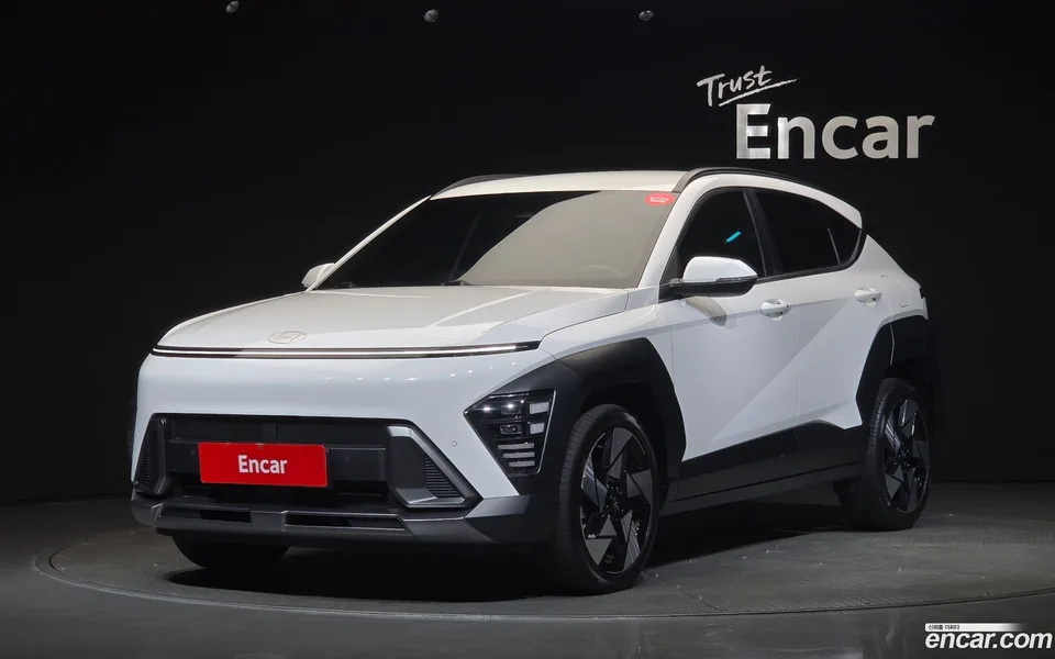Hyundai Kona 1.6 2WD 2023 — photo 1, buy with delivery to Moscow