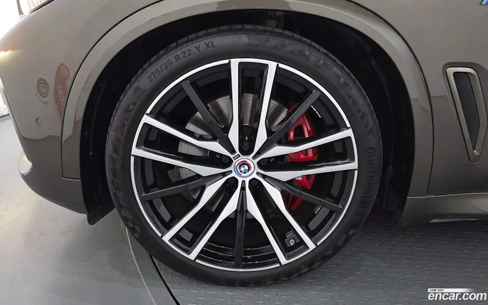 BMW X5 M50i 2023 — thumbnail 2