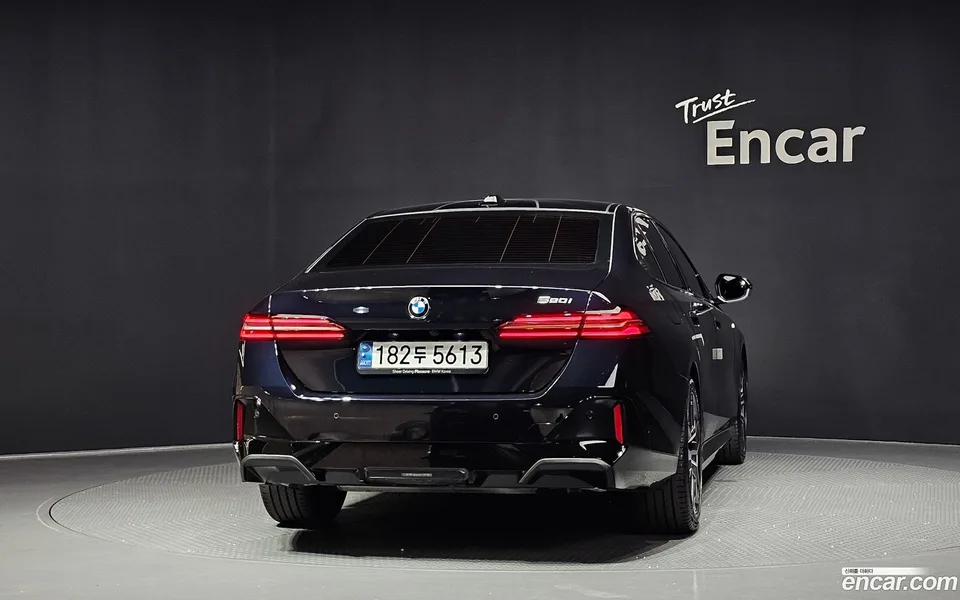 BMW 5 Series 520i M 2024 — thumbnail 4