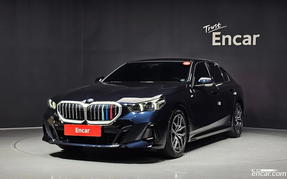 BMW 5 Series 520i M 2024 — photo 1, buy with delivery to Moscow