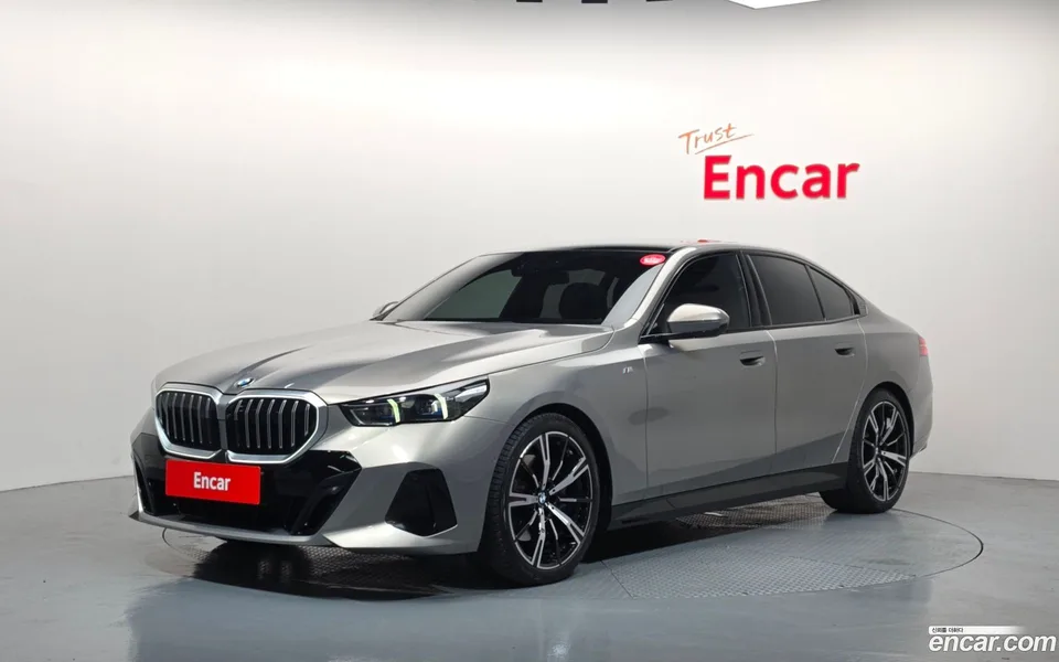 BMW 5 Series 530i xDrive M 2025 — photo 1, buy with delivery to Moscow