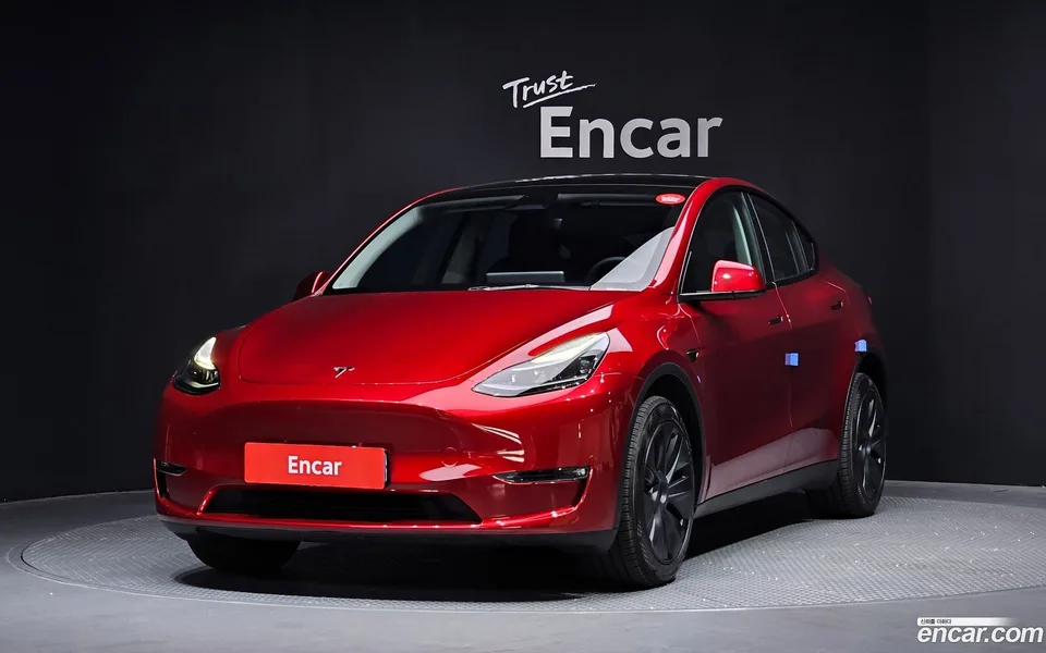Tesla Model Y AWD 2024 — photo 1, buy with delivery to Moscow