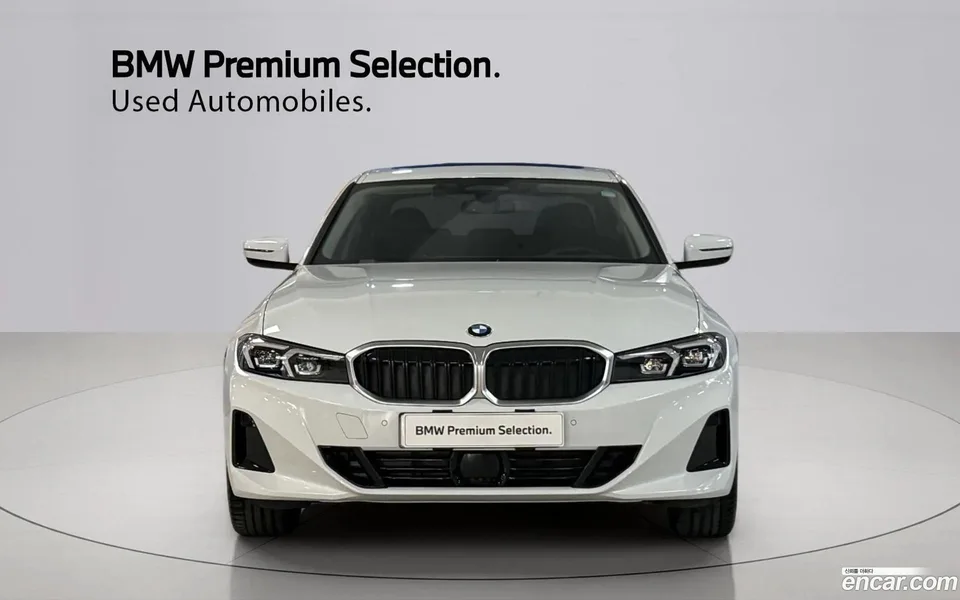 BMW 3 Series 320i 2025 — thumbnail 3