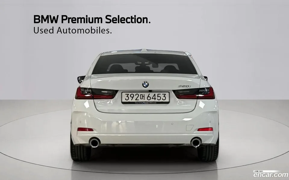 BMW 3 Series 320i 2025 — thumbnail 4
