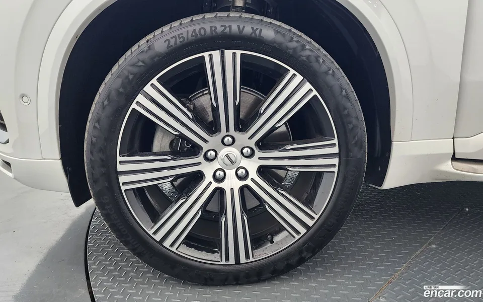 Volvo XC90 T8 2022 — thumbnail 2
