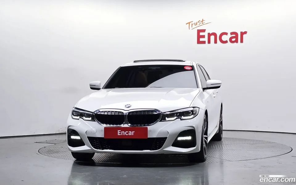 BMW 3 Series 320i M 2022 — thumbnail 3