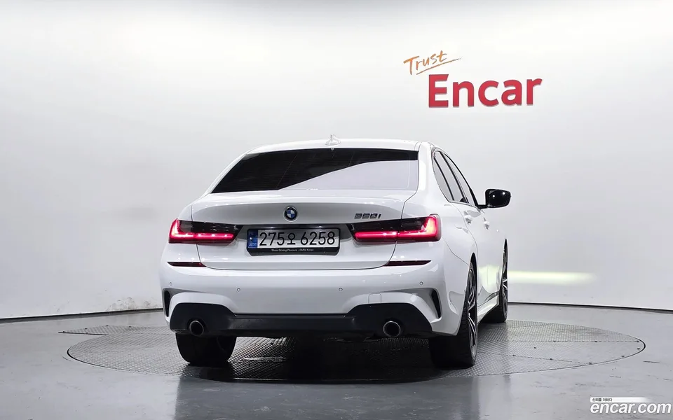 BMW 3 Series 320i M 2022 — thumbnail 4
