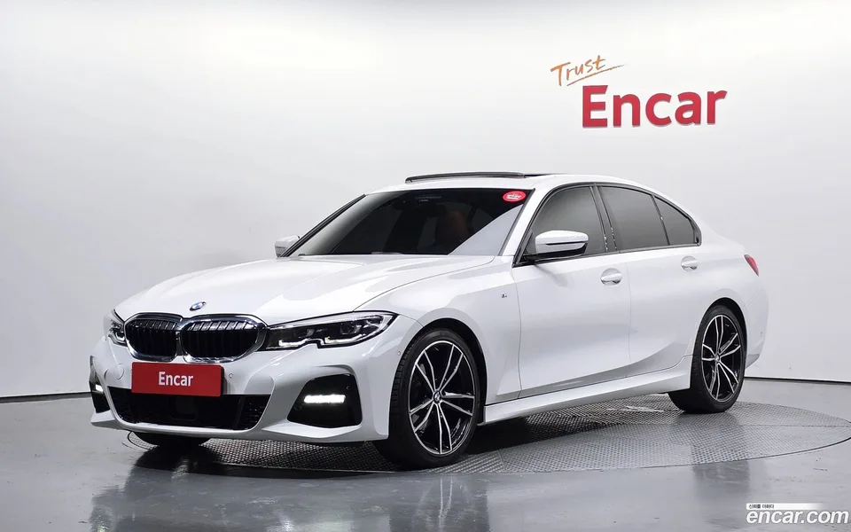 BMW 3 Series 320i M 2022 — photo 1, buy with delivery to Moscow