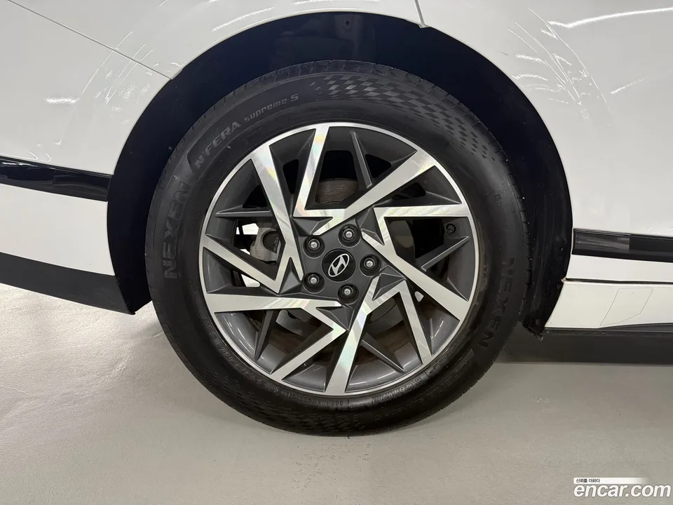 Hyundai Grandeur Hybrid 2023 — thumbnail 2