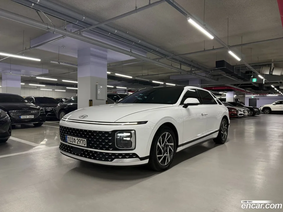 Hyundai Grandeur Hybrid 2023 — photo 1, buy with delivery to Moscow