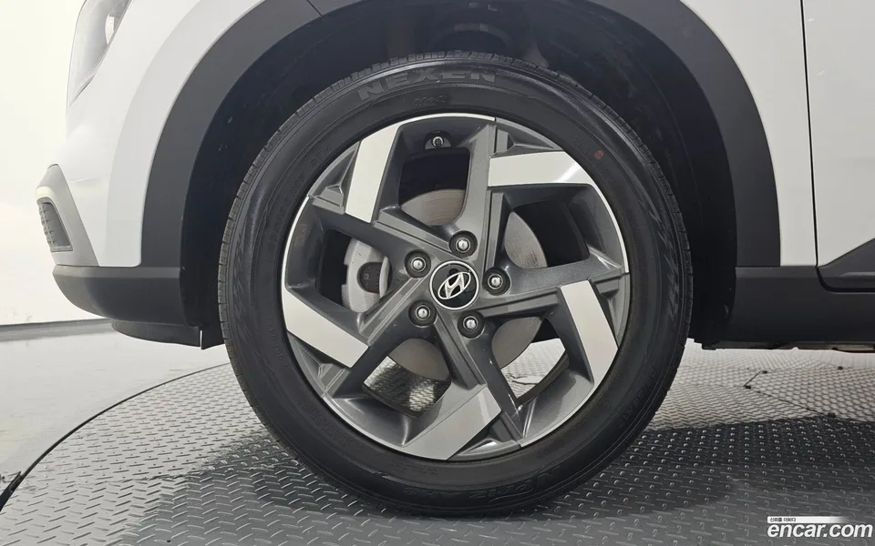 Hyundai Venue 1.6 2023 — thumbnail 2