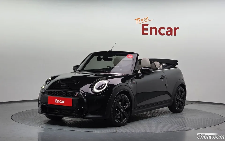 MINI Cooper S Convertible 2023 — photo 1, buy with delivery to Moscow