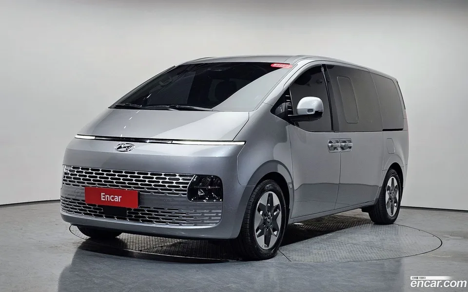 Hyundai Staria 11 2022 — photo 1, buy with delivery to Moscow