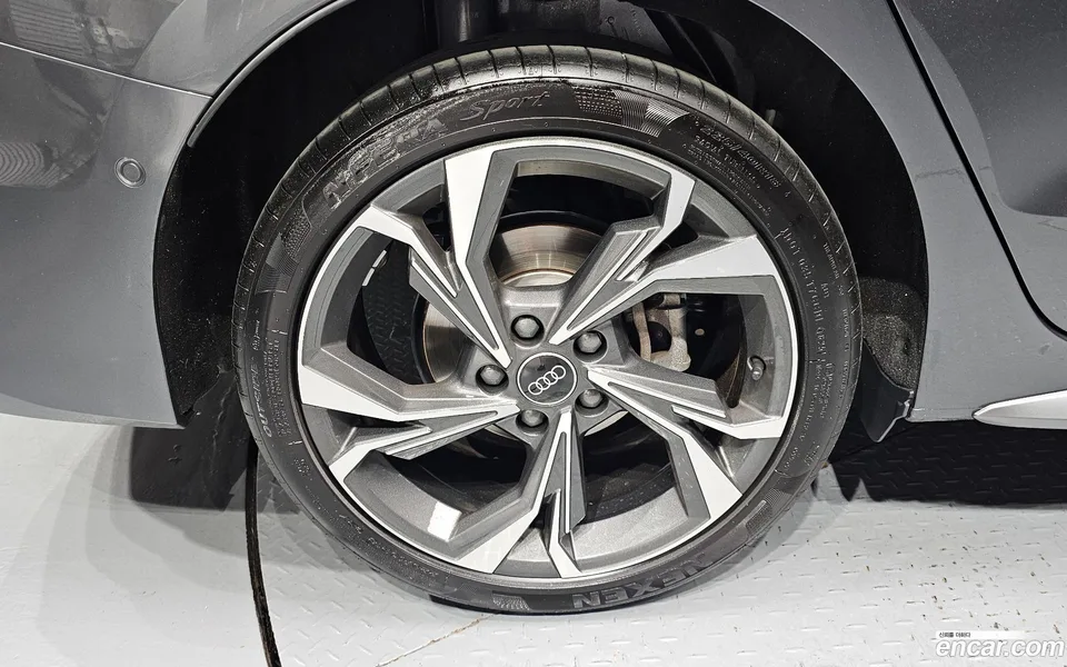 Audi A3 (8Y) 40 TFSI 2025 — thumbnail 2