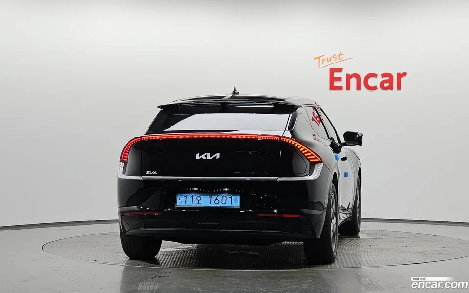Kia EV6 2023 — thumbnail 4