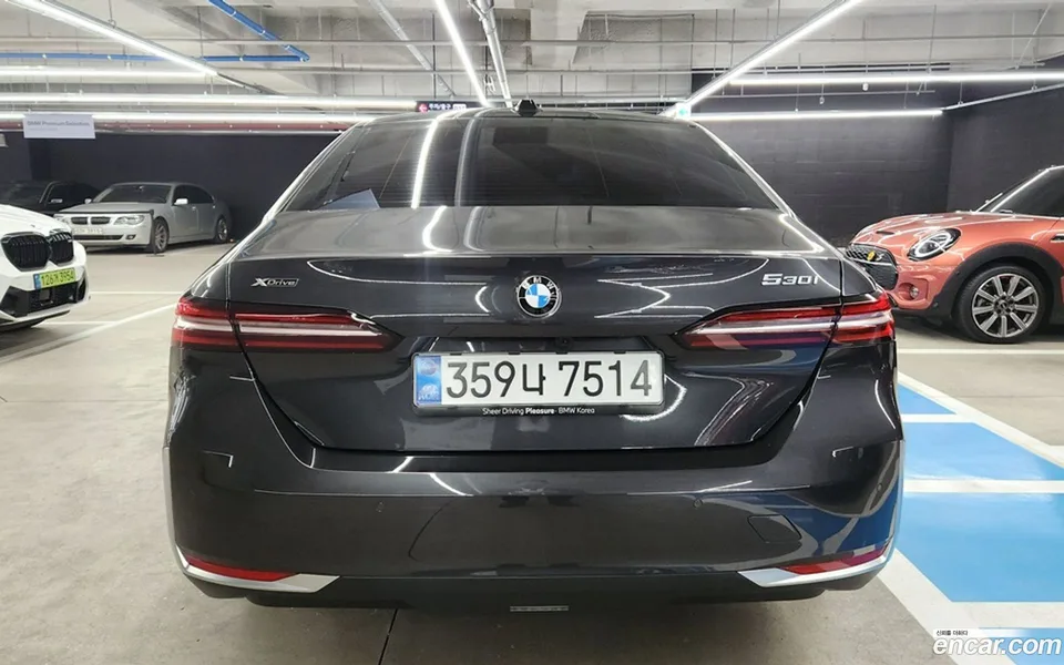 BMW 5 Series 530i xDrive 2025 — миниатюра 4