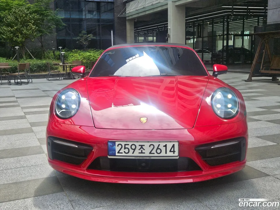 Porsche 911 (992) 4 2023 — thumbnail 3