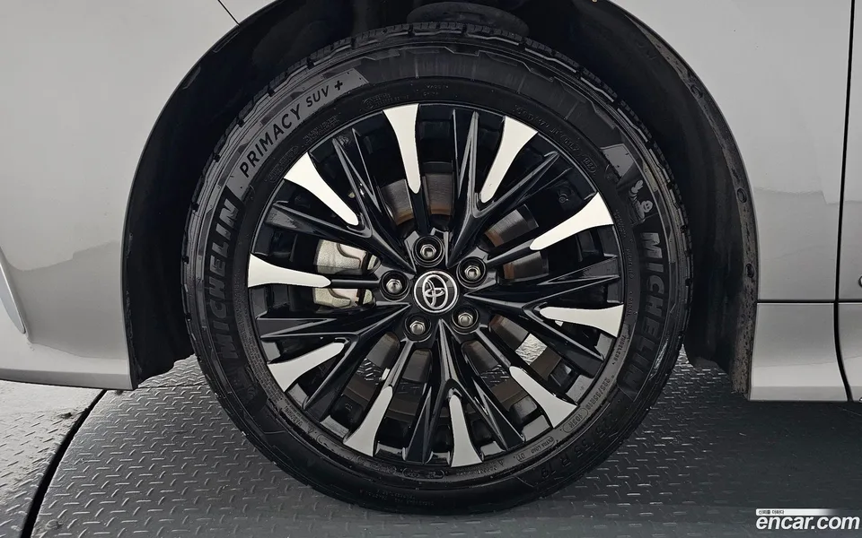 Toyota Alphard 2.5 HEV AWD 2024 — thumbnail 2