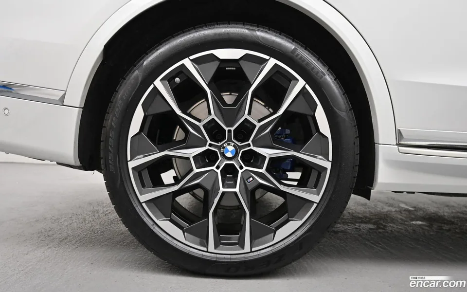 BMW X7 xDrive 40i M 6 2025 — thumbnail 5