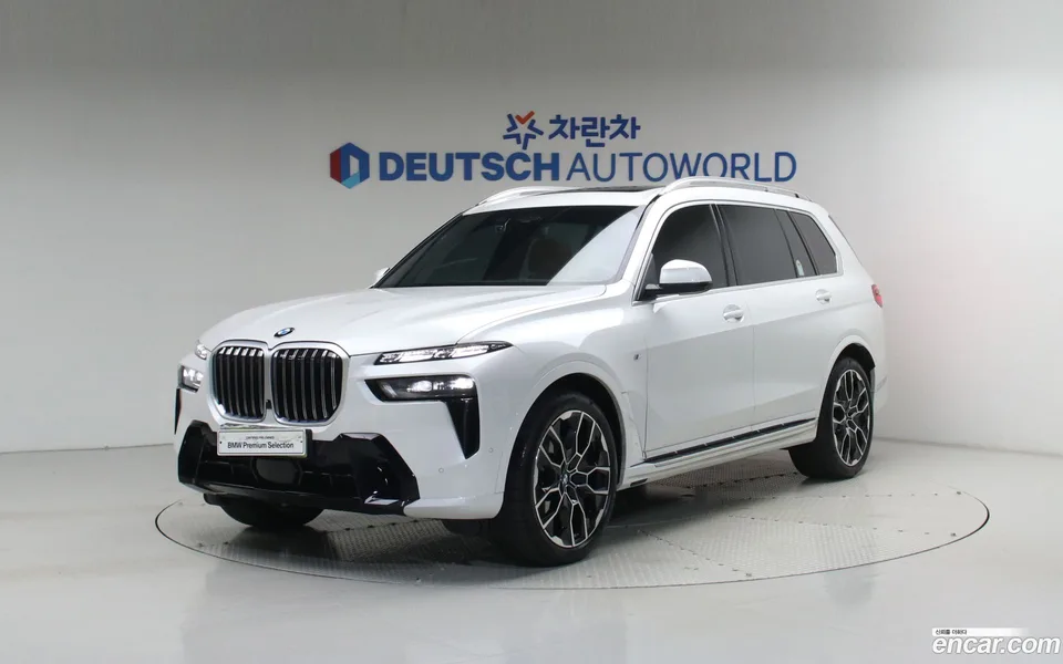BMW X7 xDrive 40i M 6 2025 — photo 1, buy with delivery to Moscow