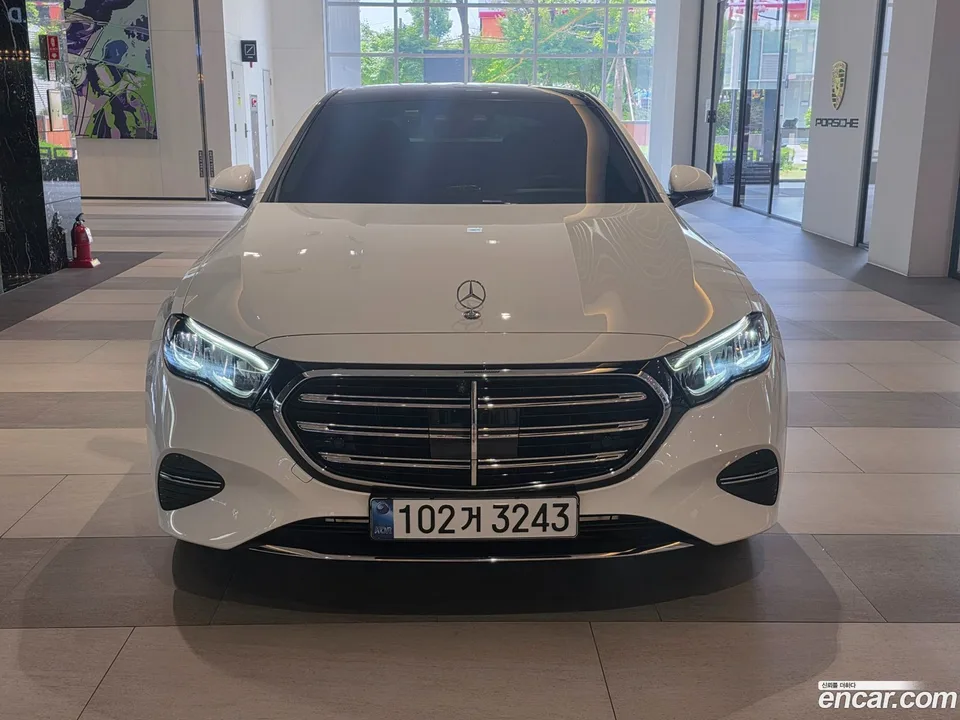 Mercedes-Benz E-Class E220d 4MATIC 2024 — thumbnail 3