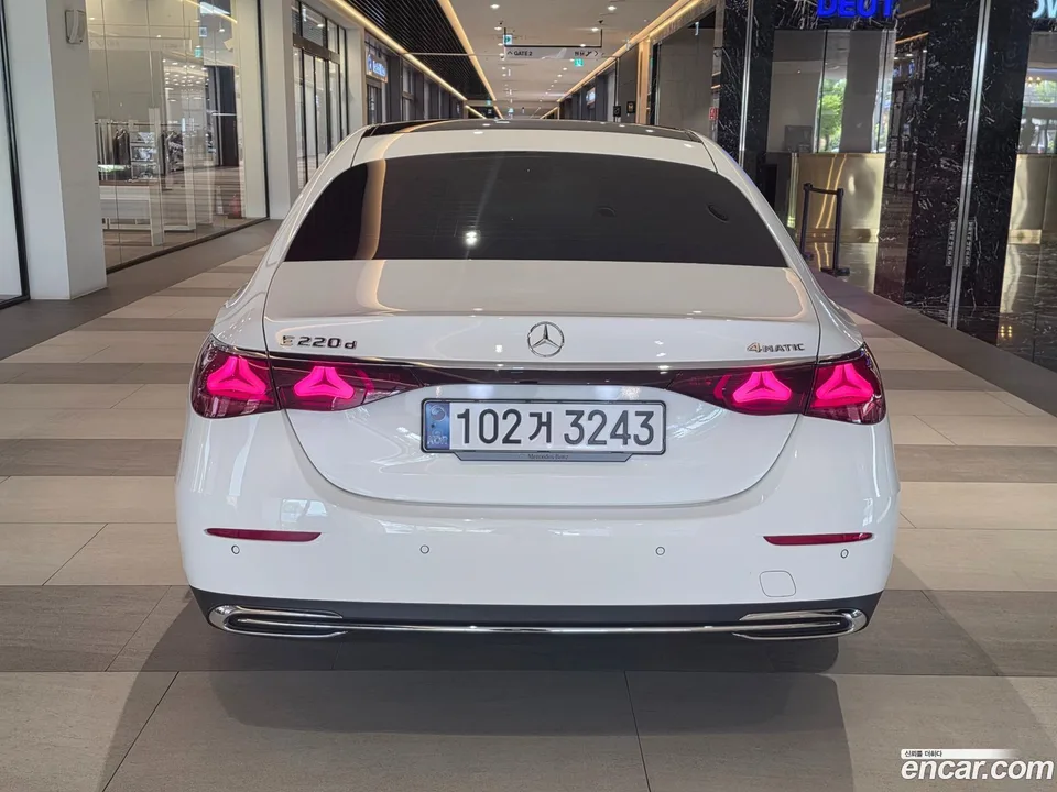 Mercedes-Benz E-Class E220d 4MATIC 2024 — thumbnail 4