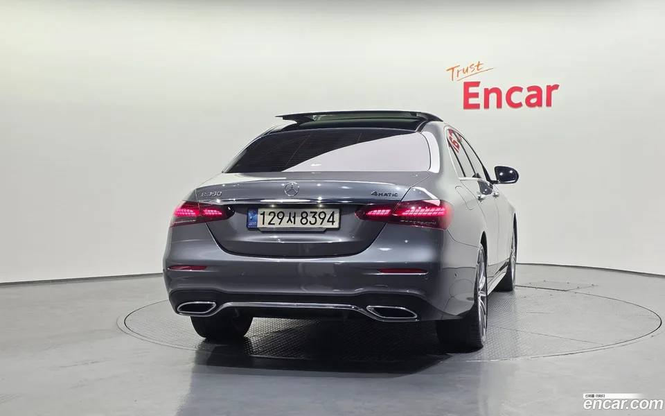 Mercedes-Benz E-Class E350 4MATIC AMG Line 2022 — thumbnail 4