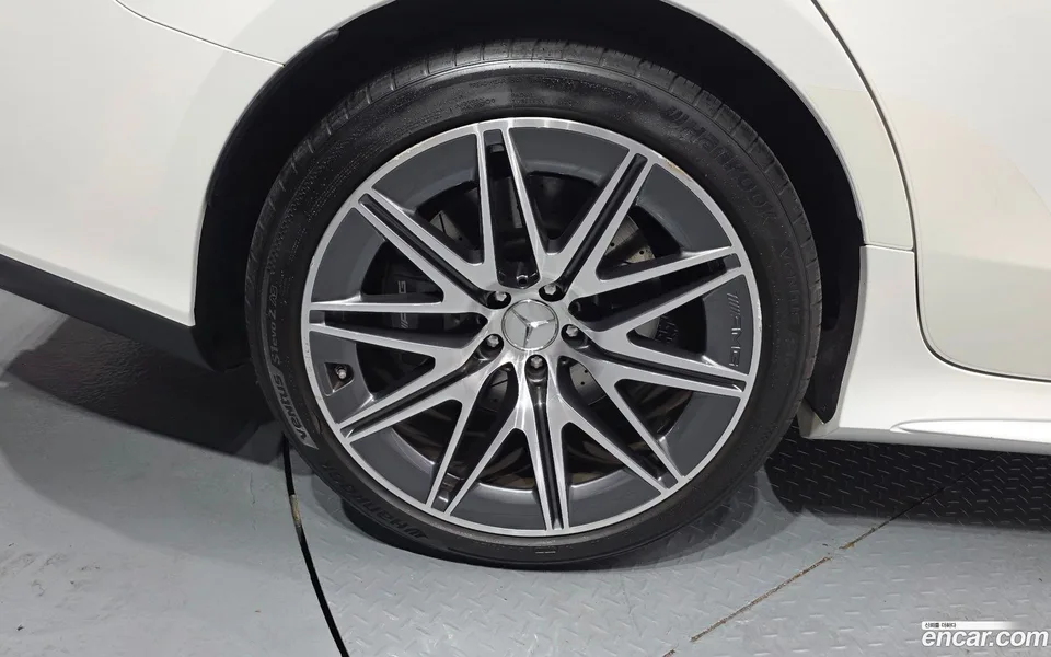 Mercedes-Benz AMG GT 4 43 4MATIC+ 2022 — thumbnail 5