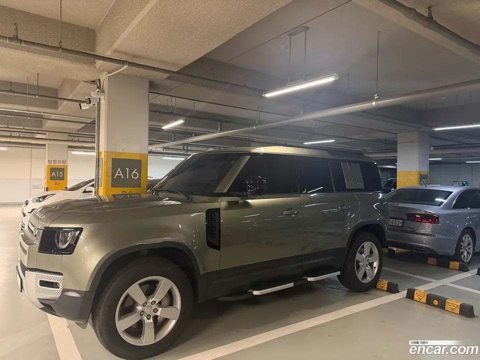 Land Rover Defender 110 D300 HSE 2023 — thumbnail 5