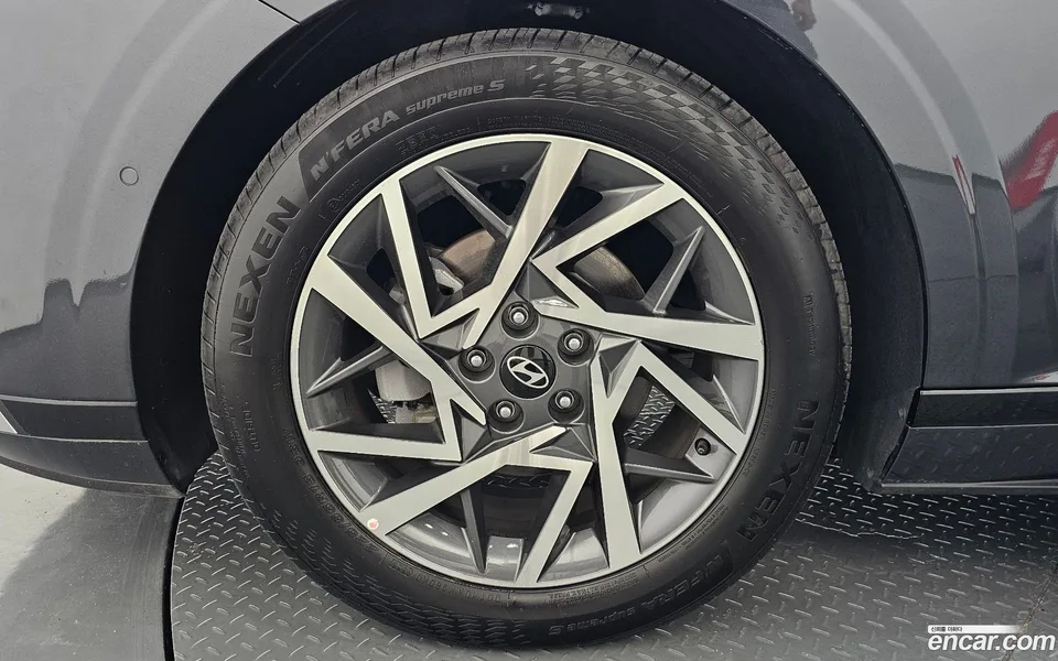 Hyundai Grandeur Hybrid 2023 — thumbnail 2