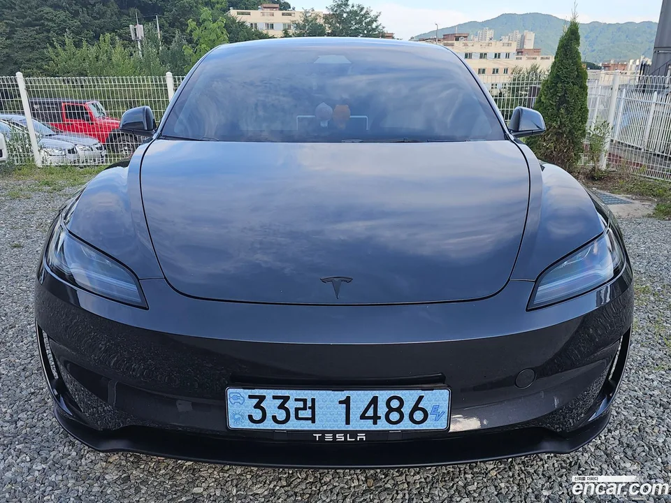 Tesla Model 3 AWD 2025 — photo 1, buy with delivery to Moscow