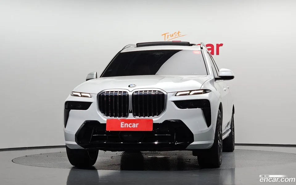 BMW X7 xDrive 40i M 6 2023 — thumbnail 3