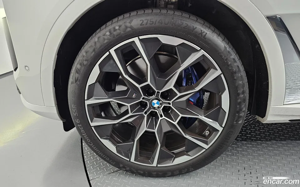 BMW X7 xDrive 40i M 6 2023 — thumbnail 5